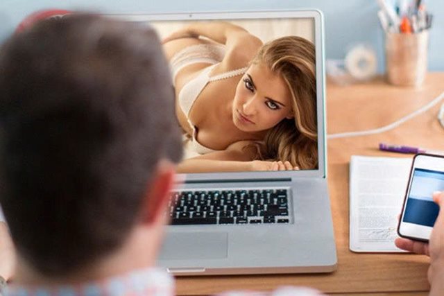 Nhiều thanh niên bị rối loạn cương dương do siêu kích thích từ 'phim người lớn'
